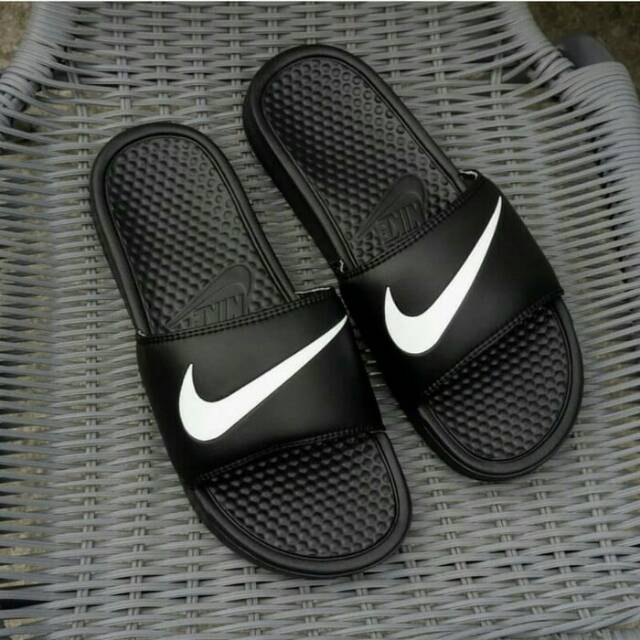 Sandal Nike Benassi made in Indonesia
