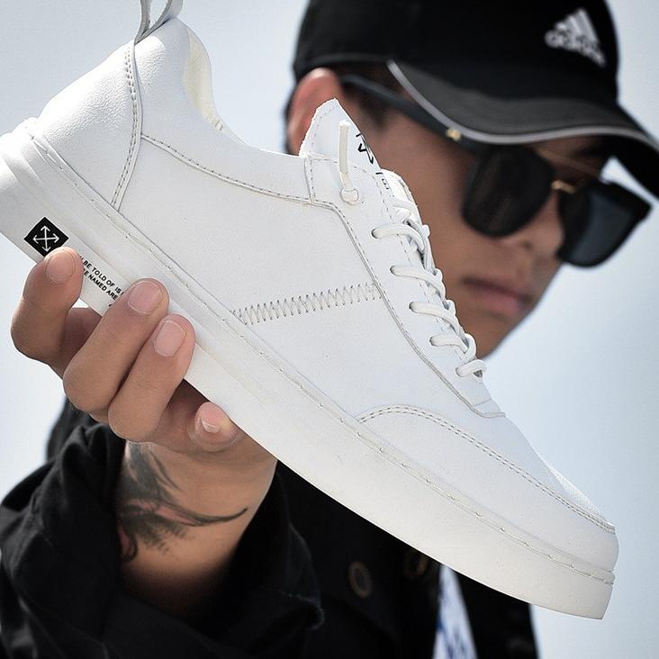 Menarik Sepatu Sneakers Pria Vendara /Wanita Vendara /Sepatu Casual / Sepatu Trendy -  PUTIH