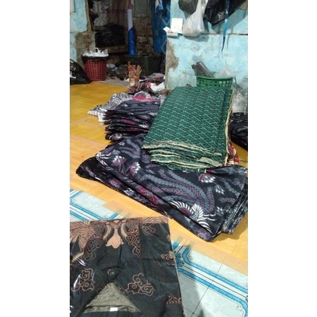 KEMEJA BATIK FASHION PRIA TERBARU MODIS TERKINI LENGAN PENDEK KATUN PRIMA MURAH M L XL XXLKEMEJA BATIK FASHION PRIA TERBARU MODIS TERKINI LENGAN (PANJANG) PENDEK KATUN PRIMA MURAH M L XL XXL.anah buday6 kita