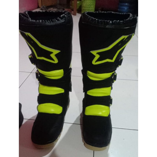 sepatu cross / trail