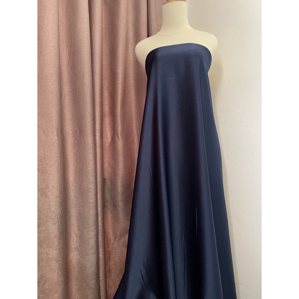 Kain Bahan Satin Saten Silk Lux Maxmara Premium Meteran Mewah Warna Biru Navy Blue