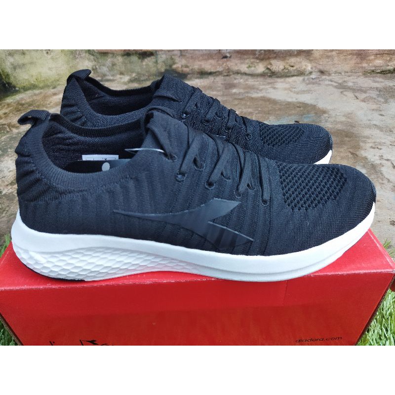SEPATU DIADORA BARNEO ORIGINAL 100% BLACK WHITE/HITAM PUTIH/SEPATU SEKOLAH DLL