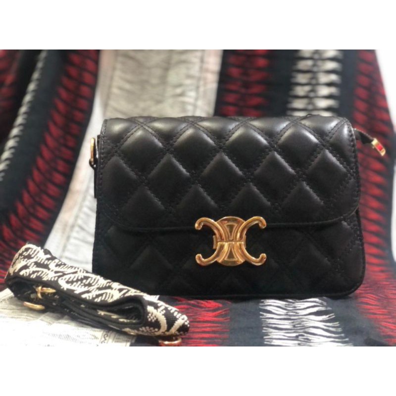 tas import Hitam