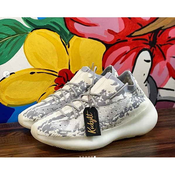 Adidas Yeezy 350 Alien White