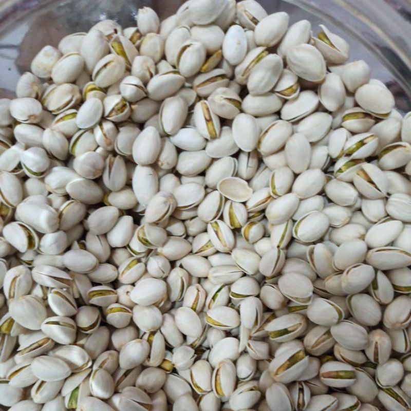

kacang pistachio per 100gr