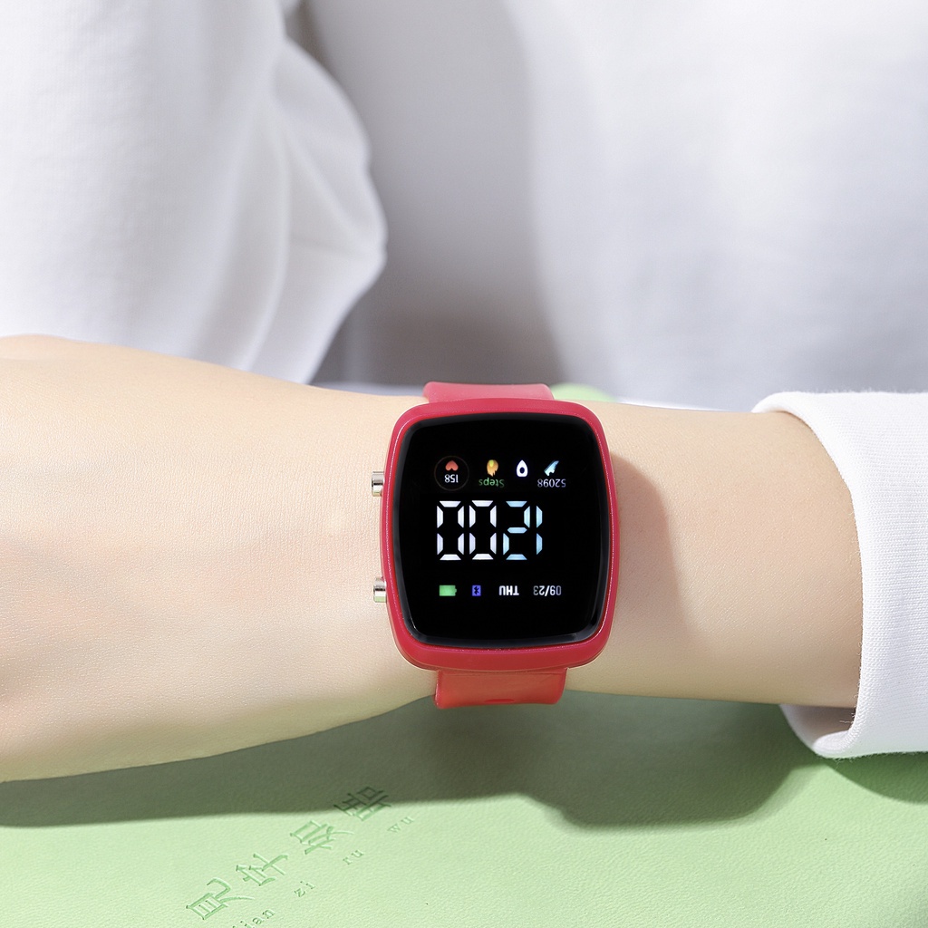 COD Jam Tangan Digital Wanita Pria Tahan Air Tampilan Layar Besar Dengan Font  Fashion Watch LED wanita M148