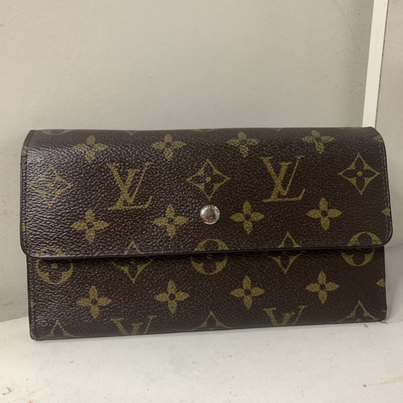 LV wallet monogram PRELOVED