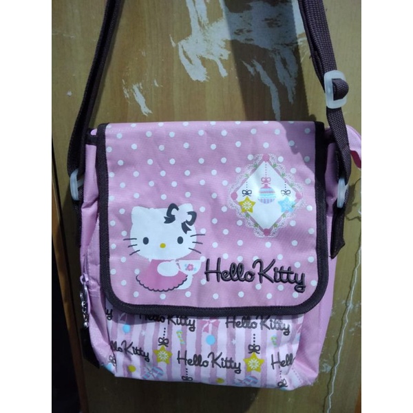 tas selempang hello kitty