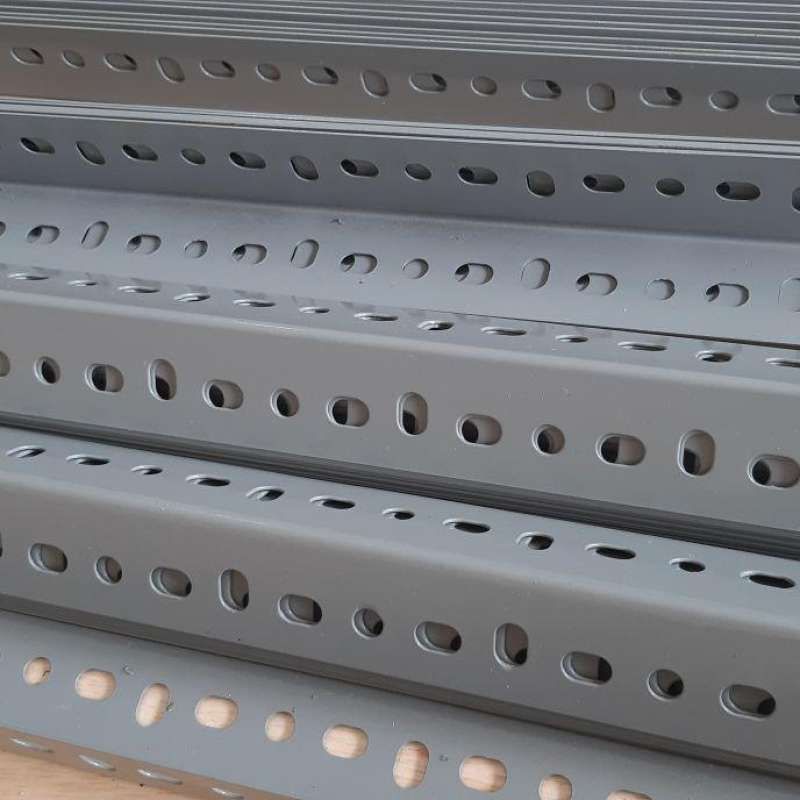 besi siku lubang untuk membuat rak 1btg 1mtr