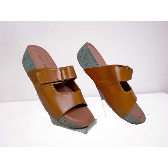 sandal yongki komaladi IMO 242221D20 TAN sandal wanita sandal yongki komaladi IMO 242221D20 TAN sandal wanita
