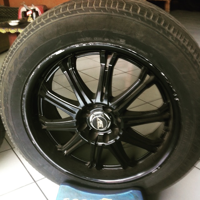 Velg impor bekas