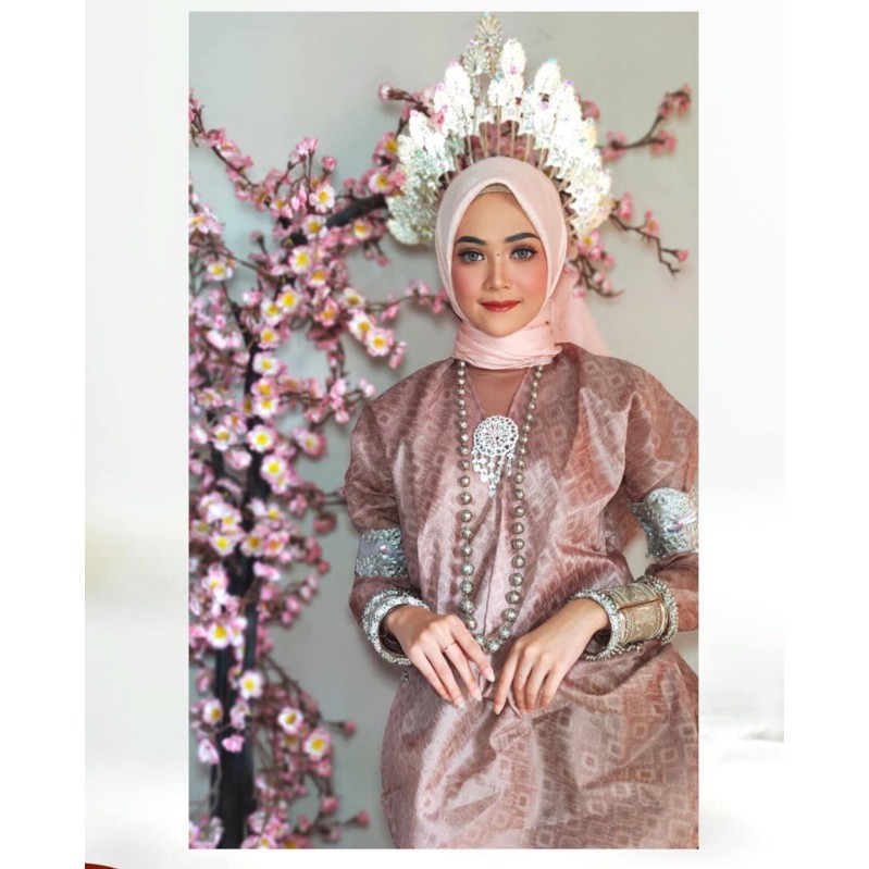 BAJU BODO SET DENGAN SARUNG WARNA COKLAT SUSU