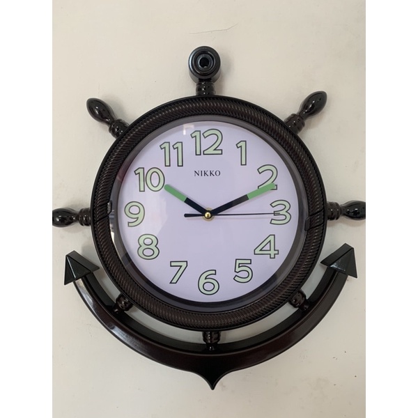 jam dinding kemudi kapal jangkar bunyi menyala saat gelap