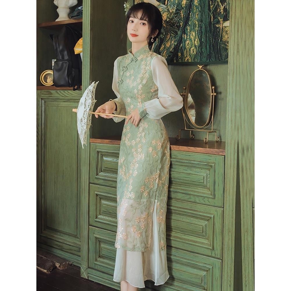 Versi yang ditingkatkan dari gaun temperamen retro muda panjang cheongsam bisa menjadi rok jalanan g