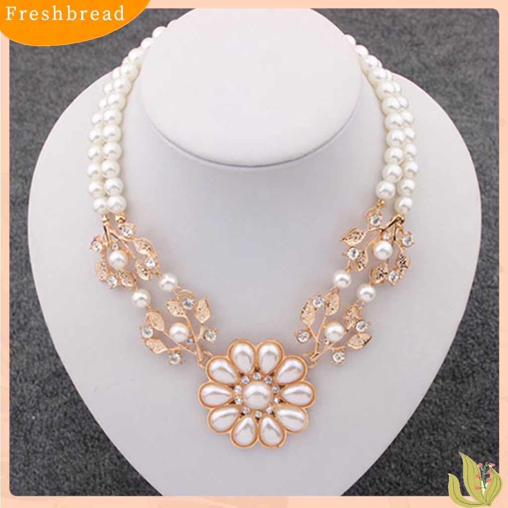 [TERLARIS]Double-Layer Flower Pendant Faux Pearl Elegant Chain Necklace for Dating