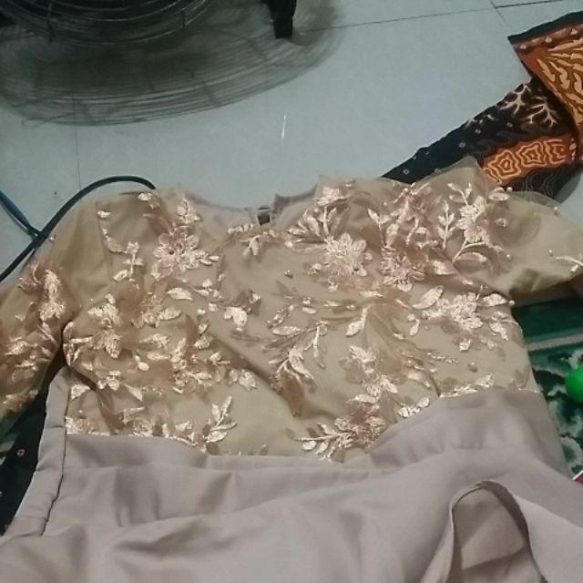 Wou Batik Couple Selendang Mutiara Sania Ruffle - Adila Couple Brokat Modern Batik Modern - Bs066