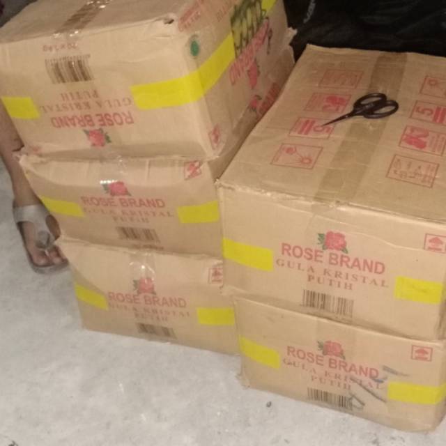 

Rose Brand Gula Pasir 1 karton hijau dan kuning