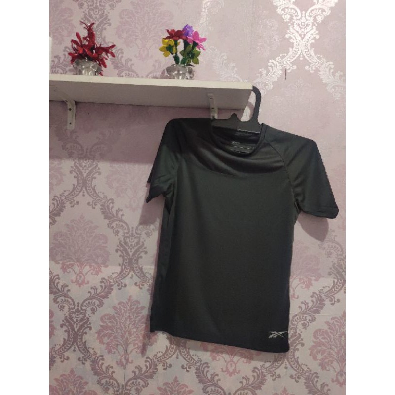 kaos reebok wanita original