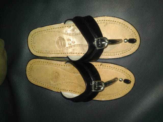 

Sandal Tarumpah Merk SELAMAT asli atau merk Selamet Asli