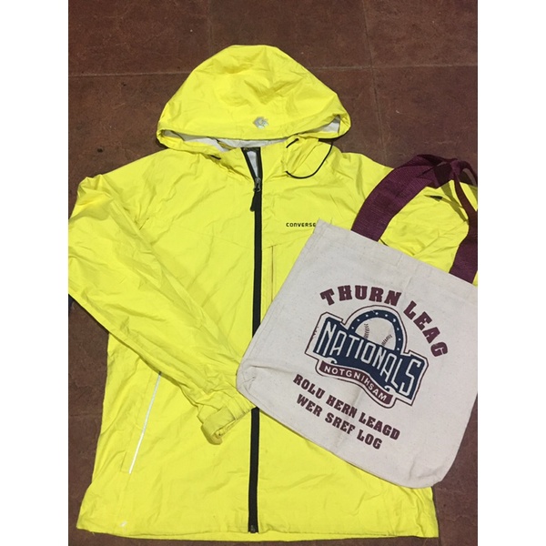 Jaket Converse parasut