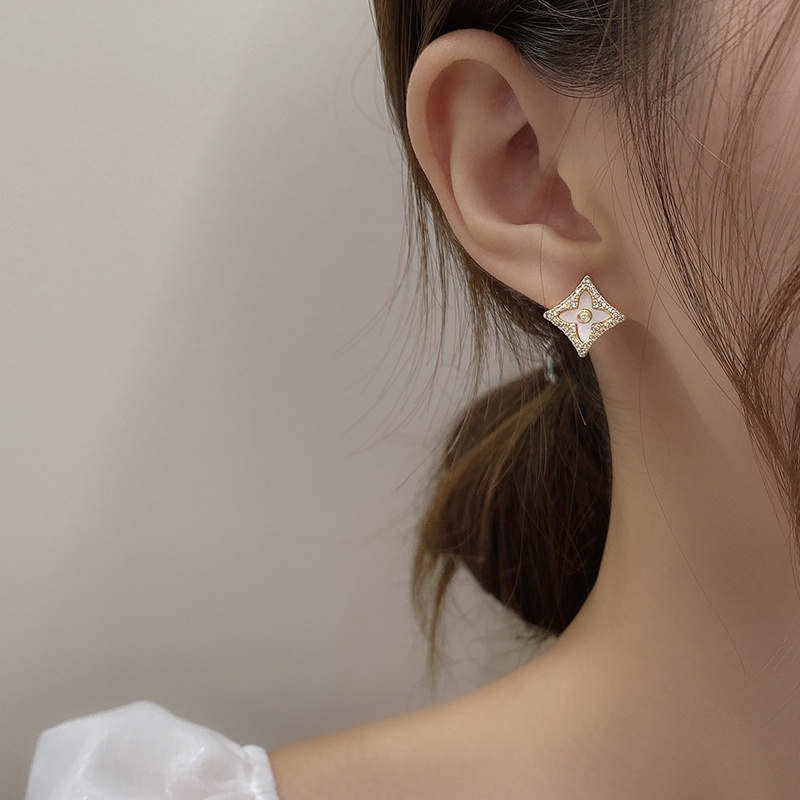 Anting Semanggi Empat Daun Bertatahkan Berlian Untuk Aksesoris Telinga fashion Korea Wanita