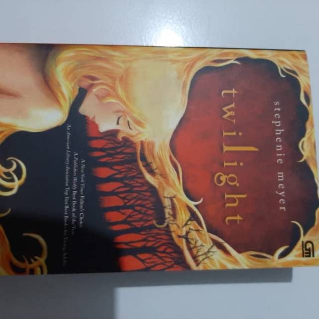 Stephenie Meyer - Twilight, New Moon, Eclipse, Breaking Dawn