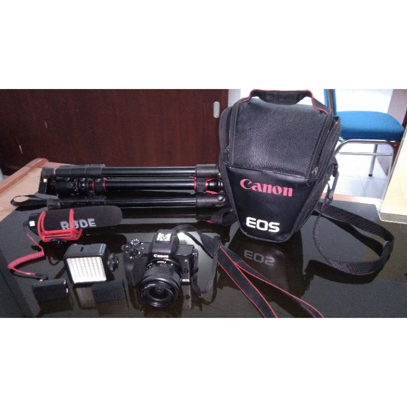 Camera Canon Eos M50 bekas full asesoris
