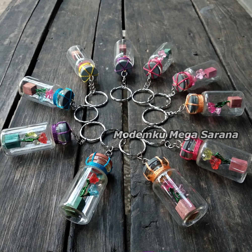 Souvenir Gantungan Kunci Bunga Dalam Botol