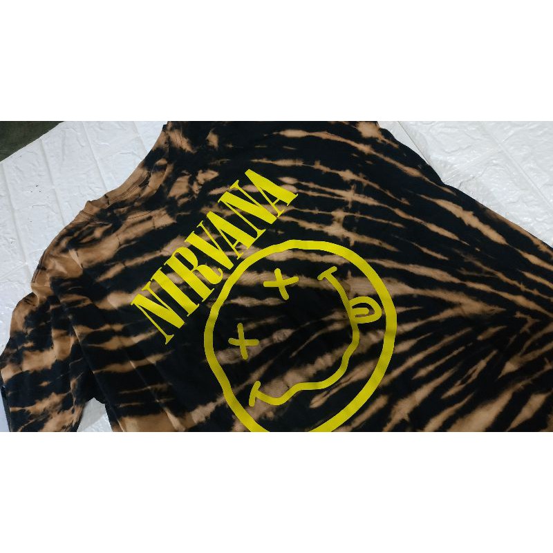 NIRVANA SMILE (Tie Diy)