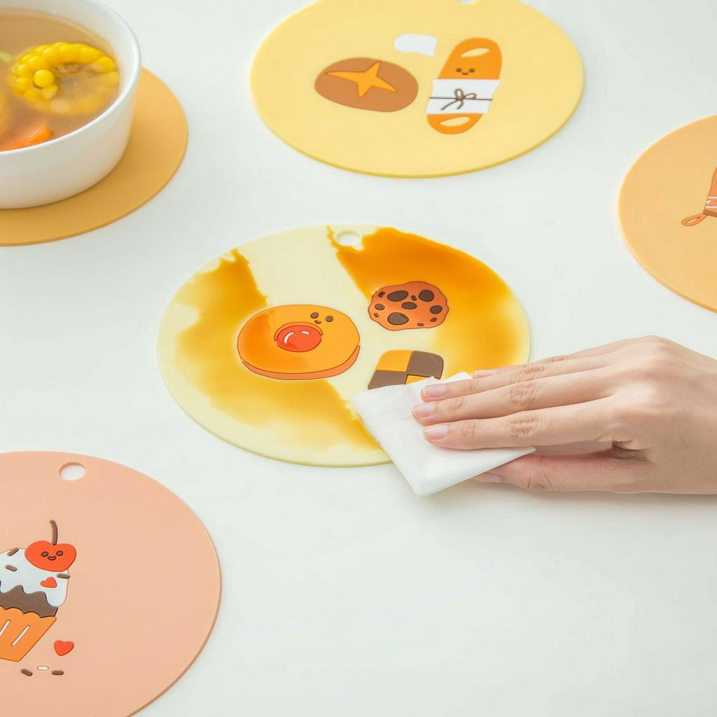 Tatakan2 Alas Panci Panas Tatakan Gelas Piring Mangkok Lucu Unik Kartun Panda Dekorasi Meja Makan Dapur Resto Bahan Silicone Pad Anti / Tahan Panas Anti Slip Lepek Tebal Kotak / Bulat Anti-Scalding Tea Coaster Bowl Mat