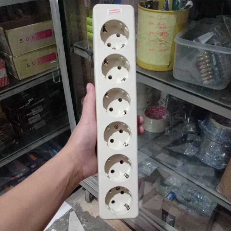 STOP KONTAK 6 LUBANG/TERMINAL LISTRIK 6 LUBANG