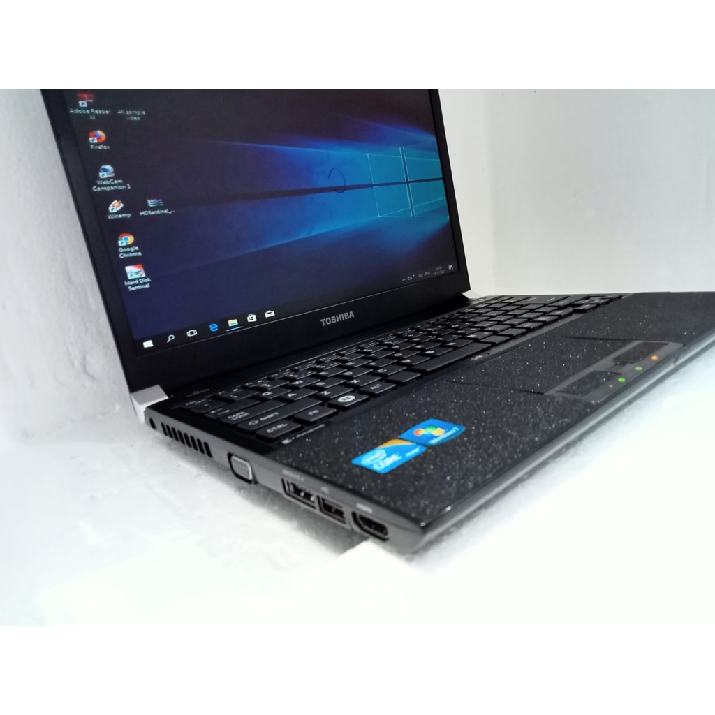 toshiba portege R700.. core i5. HDMI. WEBCAM.. slim layar 13. muluss