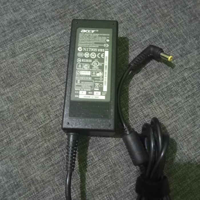 adaptor charger laptop acer 19v 3.42a original bawaan
