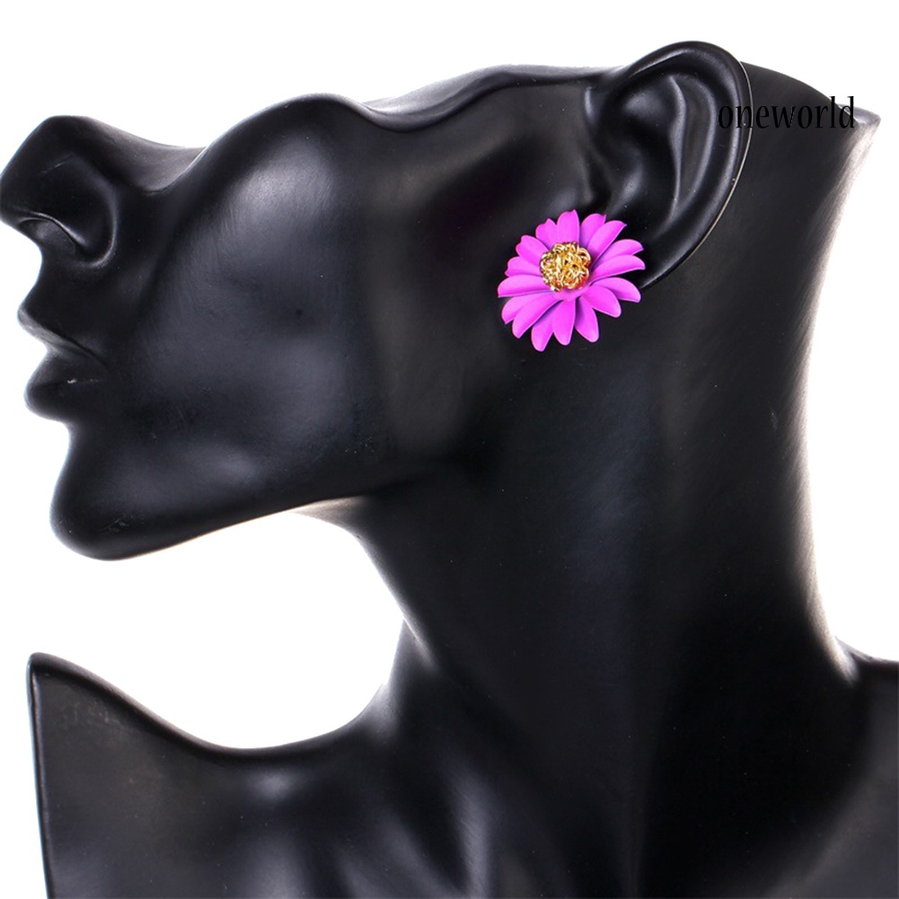 OW@ Women Sweet Daisies Flower Shaped Stud Earrings Jewelry Valentine Day Gift