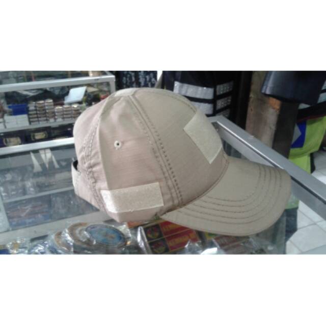 Topi cream polos