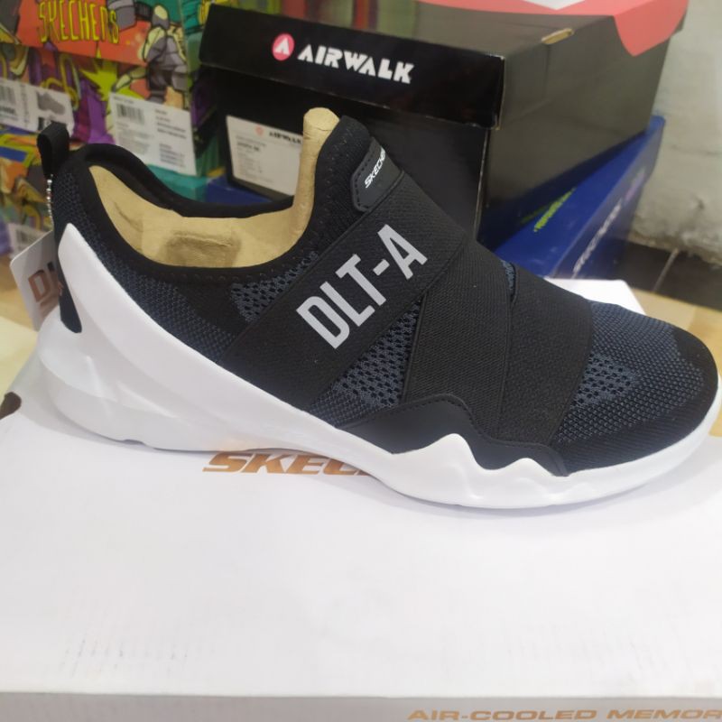 Skechers Women DLTA Cyber Haze II Black/White Slip On