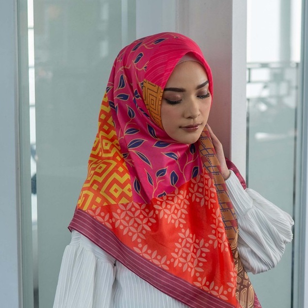 Hijab Segi Empat | Legacy | Levelup | Levelscarves