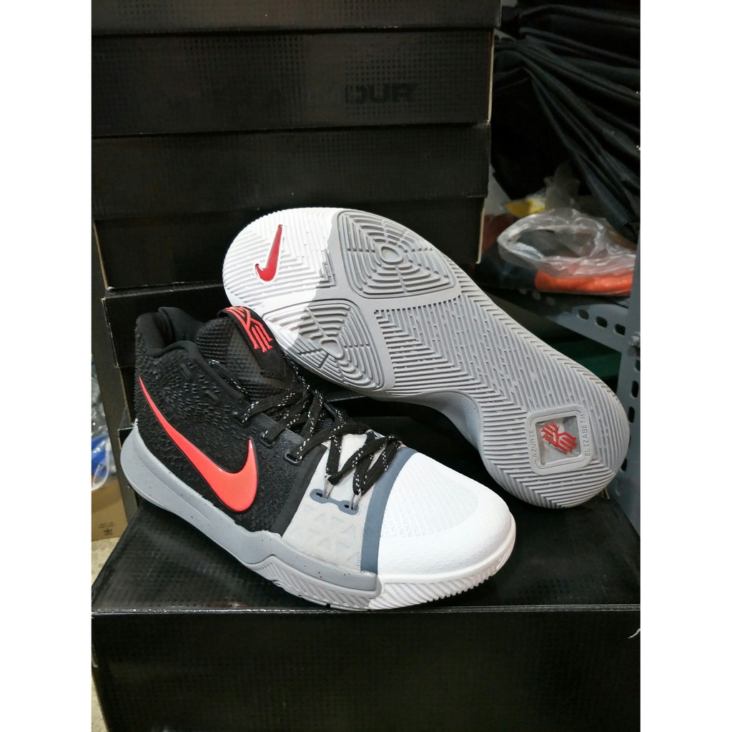 Sepatu Basket Kuliah(Free kaos kaki) Sepatu Basket Nike Kyrie 3 Black Toe