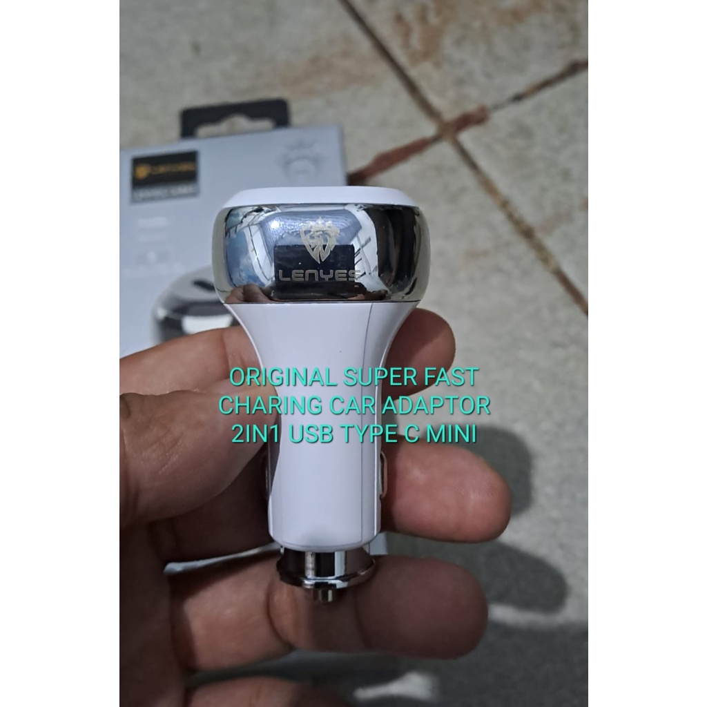 J435 ADAPTOR MOBIL 38W CHARGER 2 PORT USB TYPE C DAN A FAST CHARGING CASAN TRAVEL ADAPTER UNIVERSAL watt adaptive saver aki accu ac dc travel adapter charge bisa untuk segala jenis handphone mudah dipasang harga terjangkau