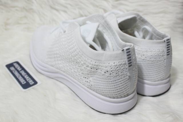 flyknit triple white
