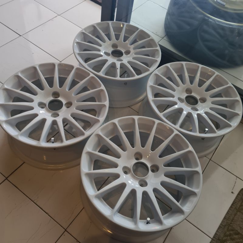 Velg Racing OZ Superturismo R15 Inch 6.5 pcd 4x100 Putih (Super White). Second Murah Meriah Mulus. c