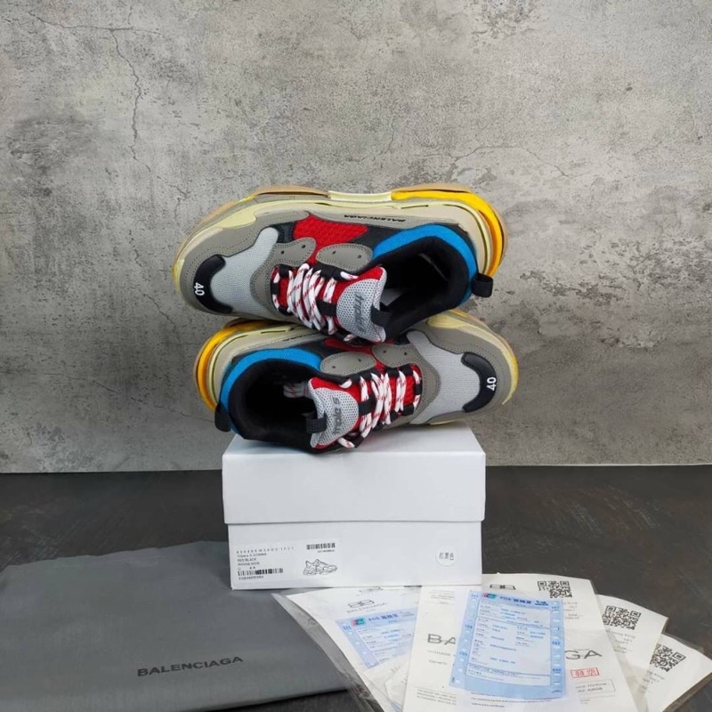 BALENCIAGA TRIPLE S MULTICOLOR