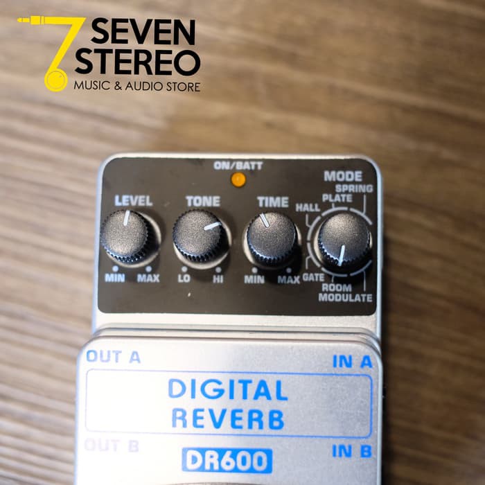 ALAT MUSIK  Behringer DR600 Digital Reverb Effect Pedal Efek Gitar