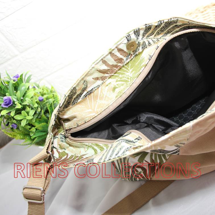 RIENS COLLECTIONS. TAS SELEMPANG SLING BAG KANVAS KOMBINASI FLORAL PALM COKLAT SLC0103