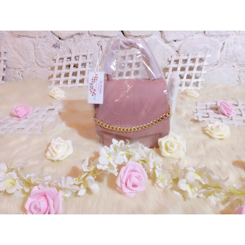 Tas Selempang Charles & Keith