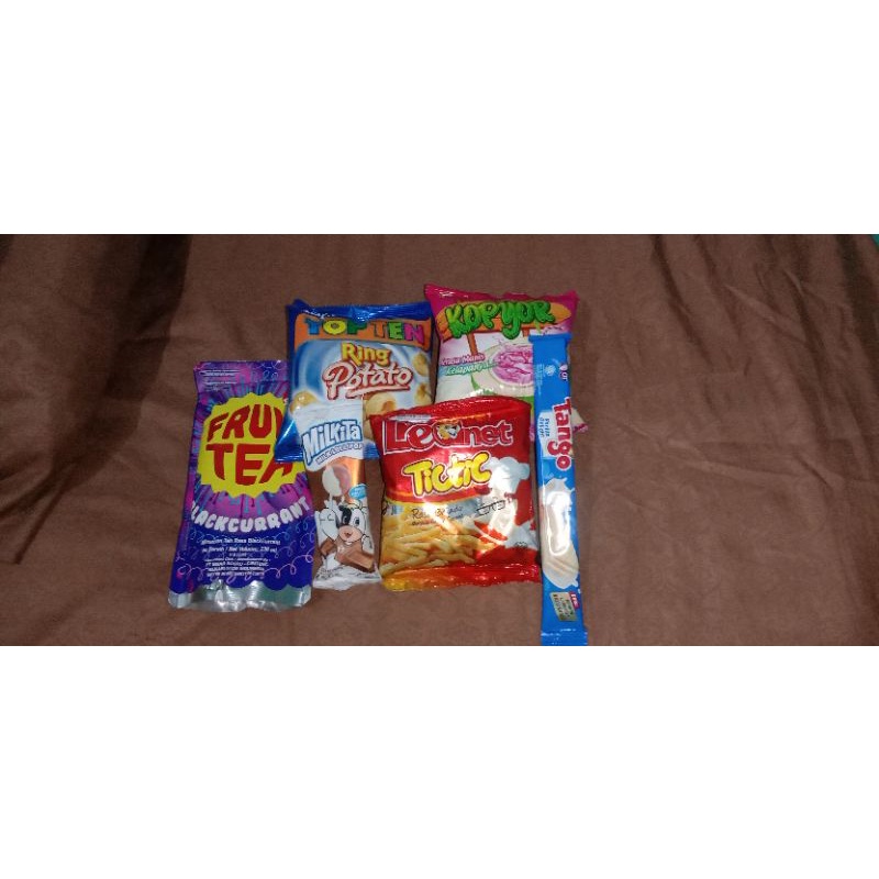

Snack ulang tahun, paket Snack ulang tahun, hampers ulang tahun, bingkisan ulang tahun