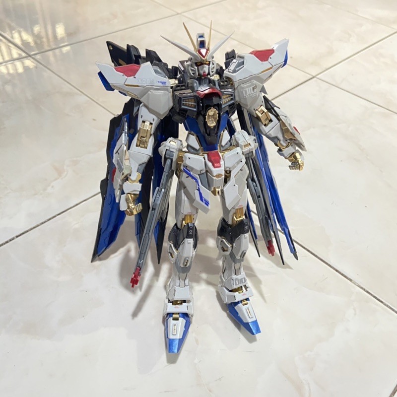 MG 1/100 STRIKE FREEDOM GUNDAM (DABAN MODEL)