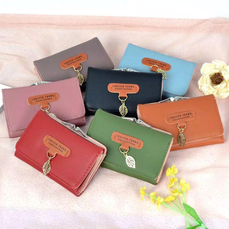 Dompet Lipat Behel Sedang Gantungan Daun Besi Wanita Import 2407-21