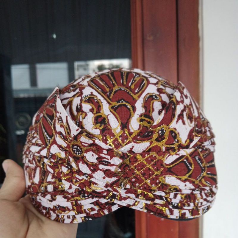 blangkon/kupluk solo motif renget Prada gold