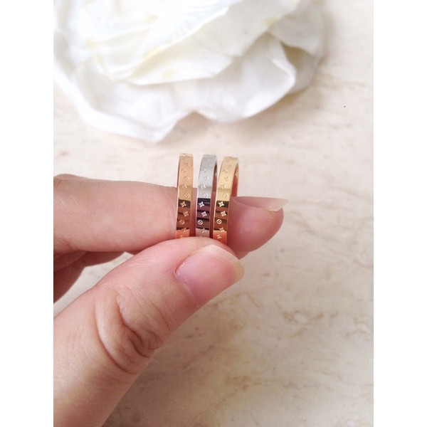 Cincin LV 3 warna titanium